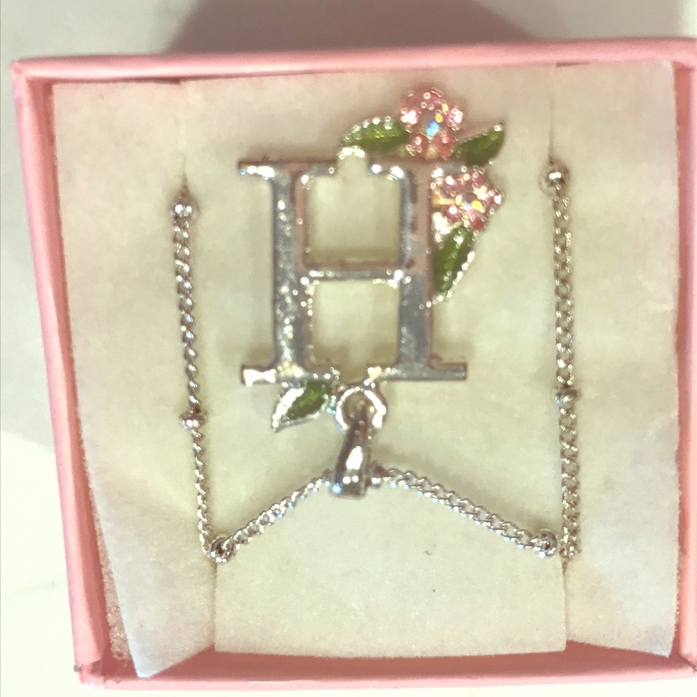 Pretty silver-tone Necklace